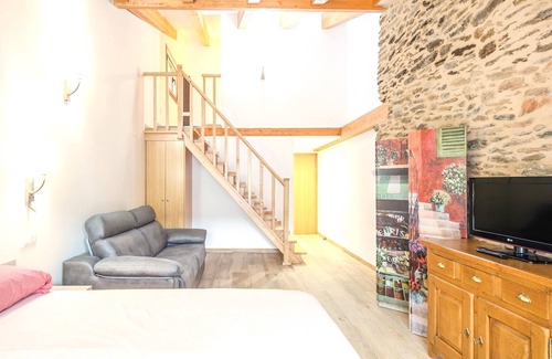 Viana do Bolo Apartment | Homerez - Beautiful appartement for 6 ppl. with garden and terrace at Mourisca