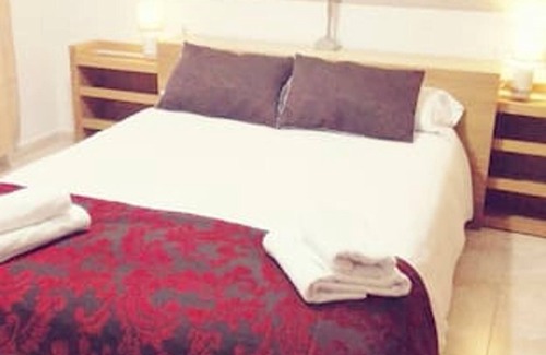 Old Town Baeza Apartment | Homerez - Beautiful appartement for 6 ppl. with shared pool at Baeza