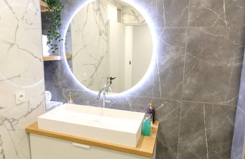 Grand Clement Apartment | Homerez - Beautiful apartement for 6 ppl. with garden at Villeurbanne