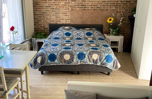Roux Apartment | Homerez - Beautiful studio for 4 ppl. with terrace at Charleroi