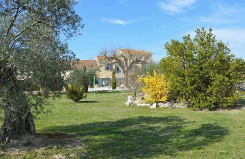 Monteux Apartment | Homerez - Charming Apartment