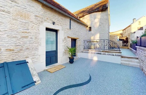 Les Riceys House | Homerez - Charming house in Les Riceys with private courtyard