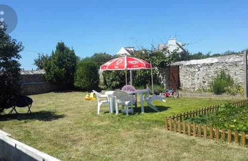Primelin House | Homerez - Charming house near Primelin with garden and terrace
