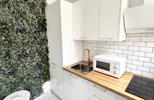 Postel Apartment | Homerez - Comfortable Studio in Brussels - 35m² - Terrace with BBQ