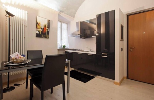 Piazza Apartment | Homerez - Comfortable studio in Piazza