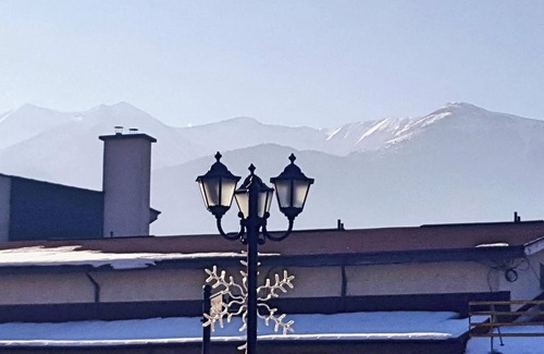 Shiligarnika Apartment | Homerez - Cosy Apartment in Bansko with Mountain View - 60 m²