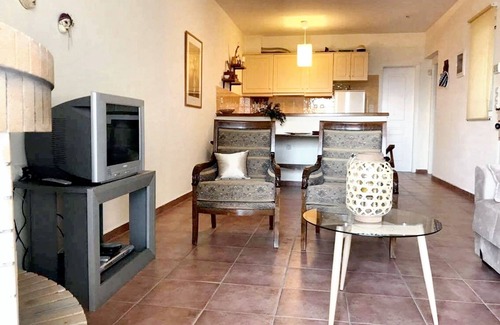 Theologos House | Homerez - Cosy House in Theologos with Balcony