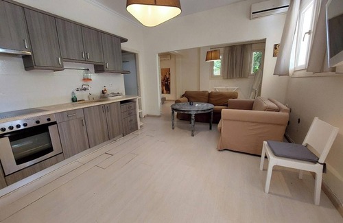 Glyfada Apartment | Homerez - Cosy Studio in Glyfada
