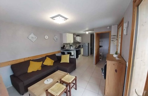 Beranger Apartment | Homerez - Cozy apartment in Les Belleville 48 m² with private terrace
