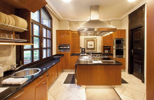 Oiartzun House | Homerez - Family Home in Oiartzun with Mountain View