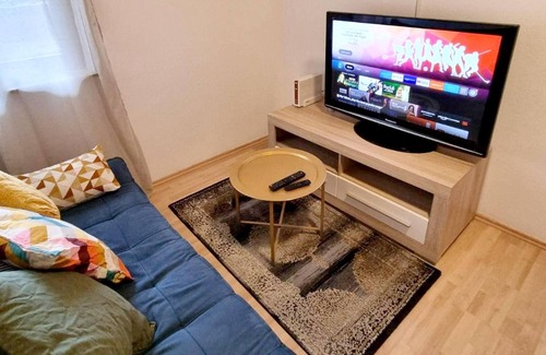 Laudenbach Apartment | Homerez - Fantastic apartment with balcony