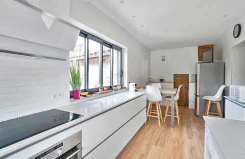Saint-Sylvestre-sur-Lot Villa | Homerez - Villa in Saint Sylvestre sur Lot.