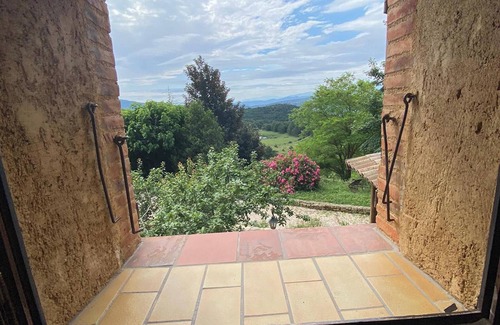 Camps-sur-l'Agly House | Homerez - House in Camps-sur-l'Agly