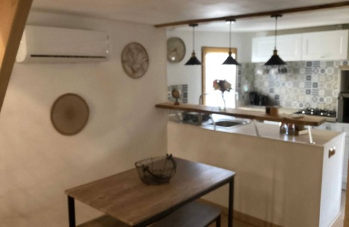 Saint-Romain House | Homerez - House in Saint-Romain.