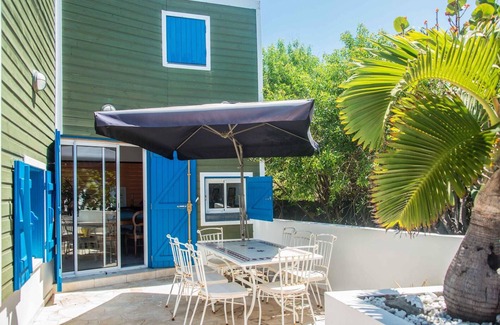 Saint-Pierre De La Reunion House | Homerez - House in Terre Sainte