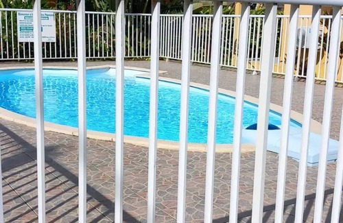 Dubedou House | Homerez - House Saint-François with pool