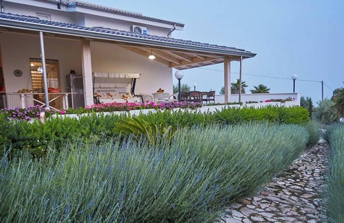 Favara Villa | Homerez - Magnificent Villa in Favara with Sea View