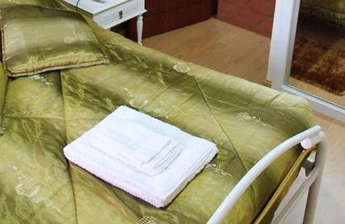 Macedo de Cavaleiros House | Homerez - Nice house for 4 ppl. with garden at Macedo de Cavaleiros