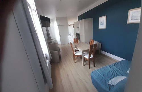 Saint-Quay-Portrieux Apartment | Homerez - Quiet Apt. Saint-Quay-Portrieux
