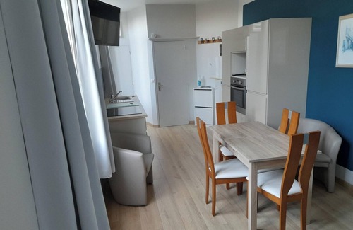Saint-Quay-Portrieux Apartment | Homerez - Quiet Apt. Saint-Quay-Portrieux