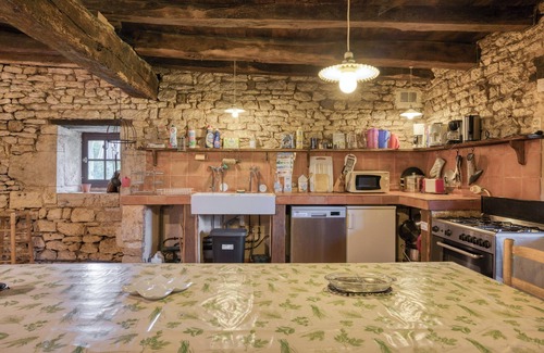 Gavaudun House | Homerez - Spacious and Comfortable House in Gavaudun