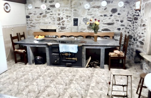 Chantada House | Homerez - Spacious house for 8 ppl. at Lugo, Galicia