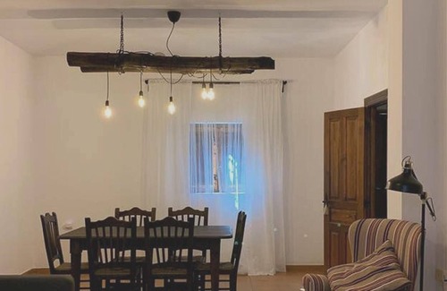Huelma House | Homerez - Spacious house for 8 ppl. with terrace at Huelma
