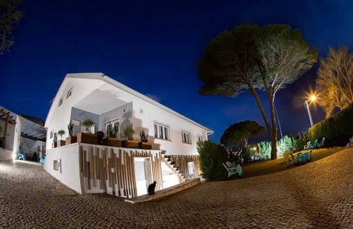 Atalaia House | Homerez - Spacious House in Atalaia with Shared Pool