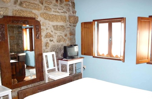 Viseu House | Homerez - Spacious house for 7 ppl. with terrace at Nogueira