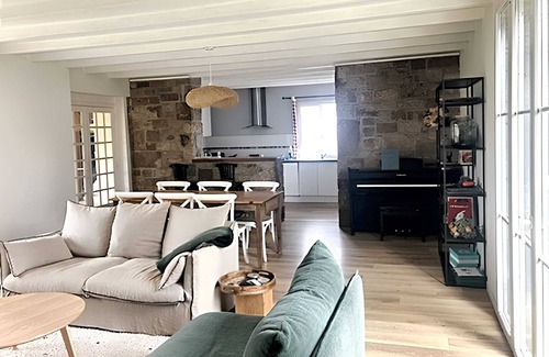 Ploubezre Villa | Homerez - Spacious Villa with Private Pool in Ploubezre