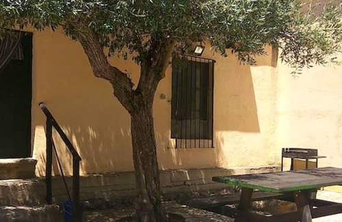 Montanchez Villa | Homerez - Spacious villa for 8 ppl. with swimming-pool and garden at Cáceres