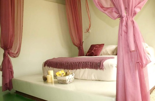 Argamasilla de Alba Apartment | Homerez - Studio for 2 people with shared pool in Argamasilla de Alba