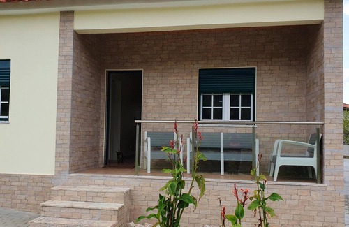 Penela Villa | Homerez - Villa for 4 ppl. with swimming-pool, garden and terrace at Espinhal