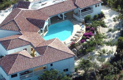 Plum Bay Villa | Homerez - Villa in Saint Martin + sea view.