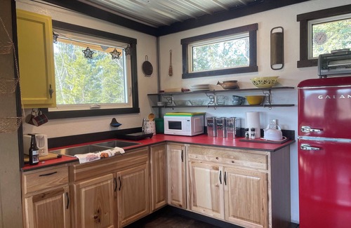 Whitehorse House | Homespun Glamping Haus