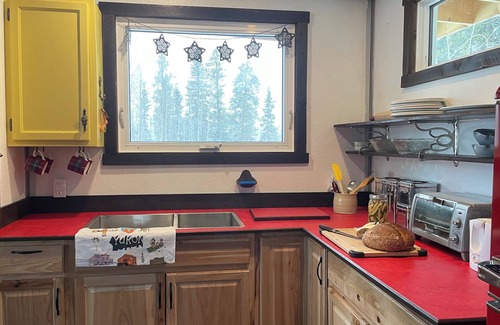 Whitehorse House | Homespun Glamping Haus