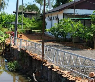 Guar Chempedak House | Homestay A&R Home