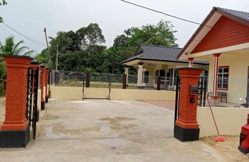 Bukit Jawa House | Homestay Adilah B