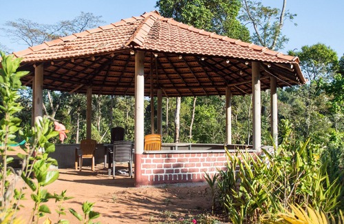 Mudigere House | HomeStay away from the hustle bustle of the city in midst of nature at its best.