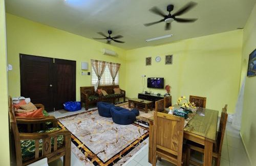Serom House | Homestay Cempaka Bukit Kangkar
