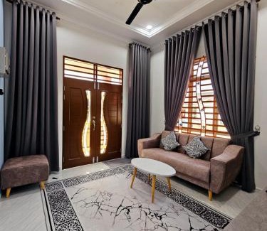 Peringat House | Homestay D'Nikmat