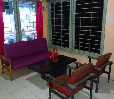 Borneo House | Homestay Dytora Syariah
