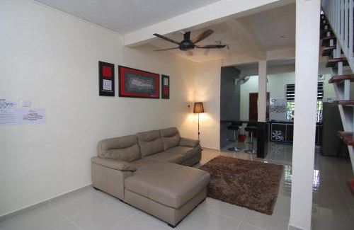 Parit Raja House | Homestay Hj Esmon 3 UTHM Parit Raja