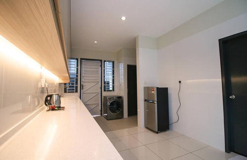 Tebrau House | Homestay in Luxury JB near Austin Tebrau