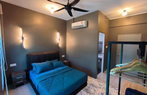 Kampung Gadong Jaya Apartment | Homestay Naufal Bandar Sri Sendayan Ground Floor