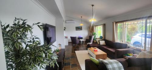 Oxenford House | Homestay on the hill 2