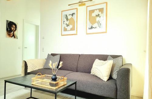 Richard-Strauss-Straße Apartment | Homestay-Stylish, Zentral- Loft Apartment-Parking