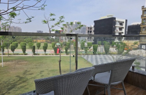 Faridabad House | Homestay Urban Dream: Where comfort meets city living