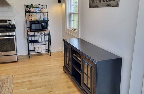 Stratford Apartment | Homestead 1810 - beautiful farmhouse suite minutes from Charlottetown