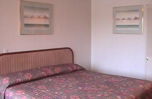 Galion Hotel | Hometown Inn Galion